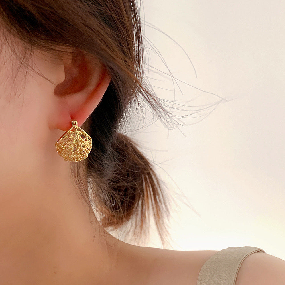 Unique Gold- Openwork Hoop Earrings jlt11736