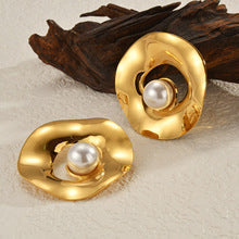 Abstract Oyster Stud with Pearl Detail JLT13077