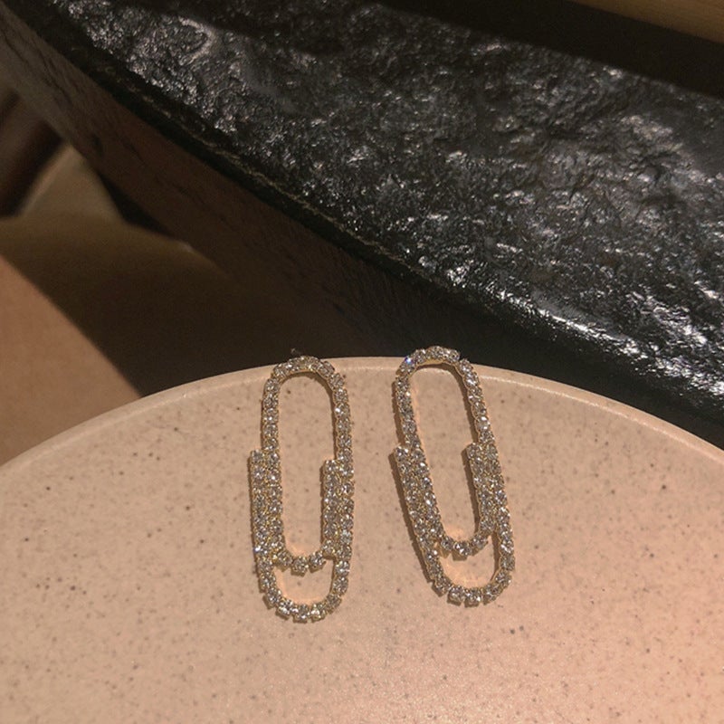 white-pin-earrings-jlt11001