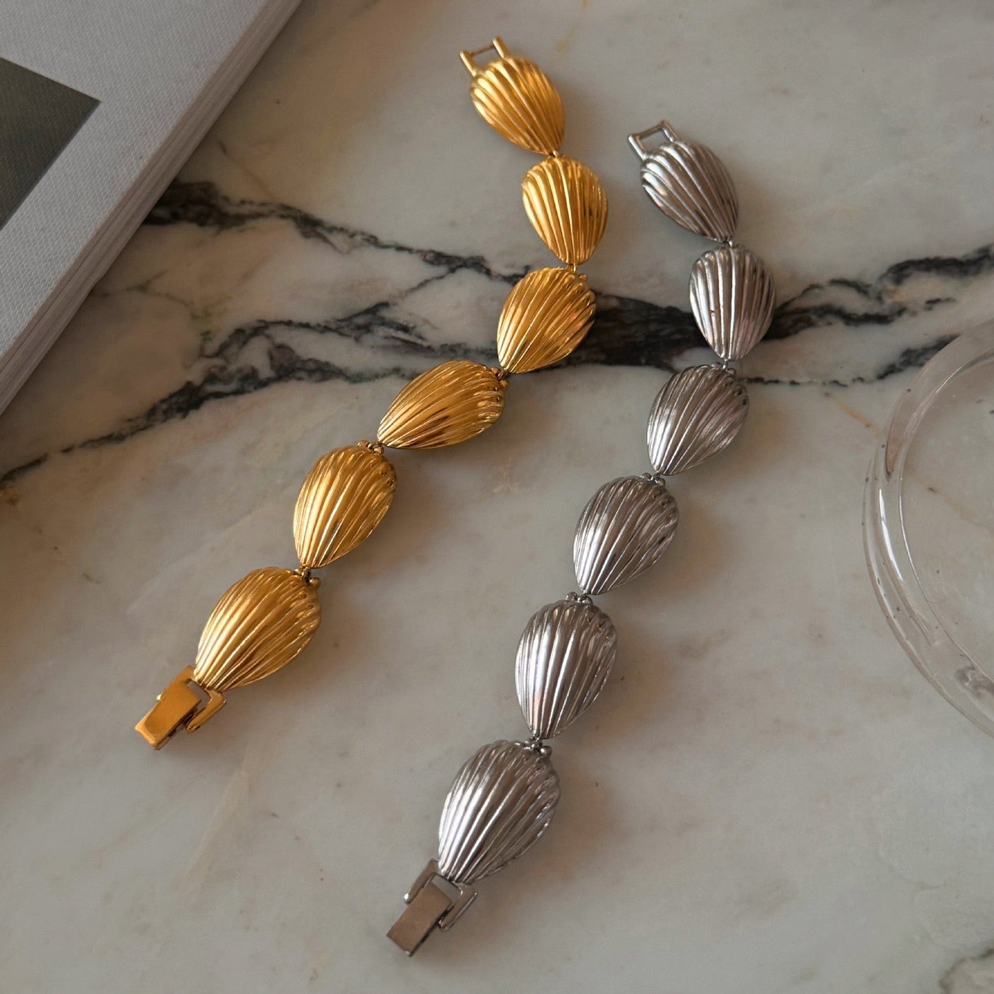 Vintage-Inspired Shell Link Bracelet – Gold & Silver Statement Jewelry JLTB0488 A