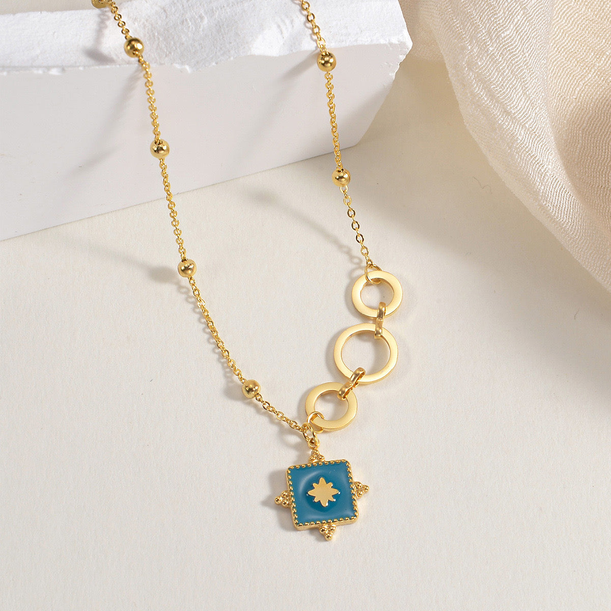 artifical-charming teal pendant-necklace-1