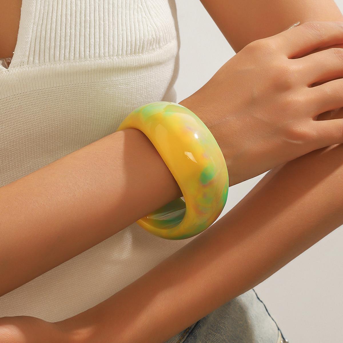 Vibrant Yellow-Green Marbled Resin Bangle Bracelet JLTB0826