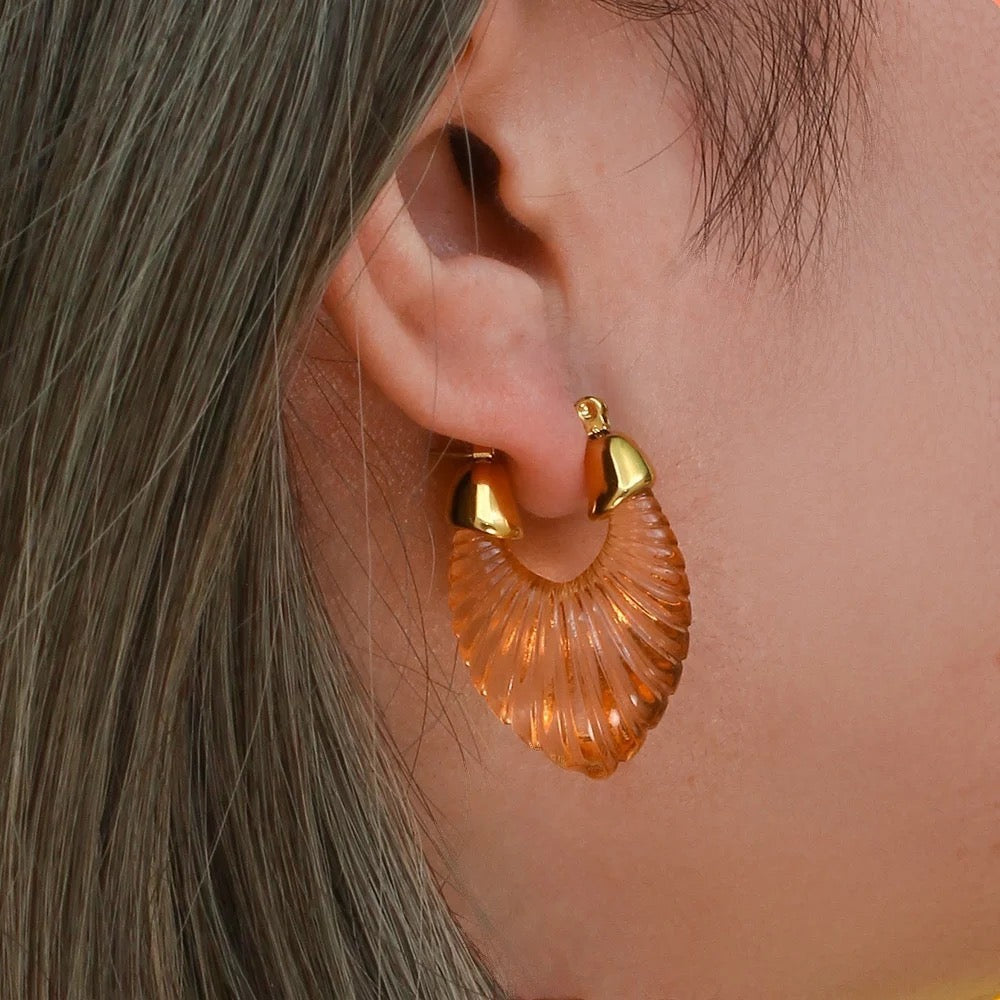 Vintage-Inspired Amber Resin Hoop Earrings with Rust Accents  jlt11504