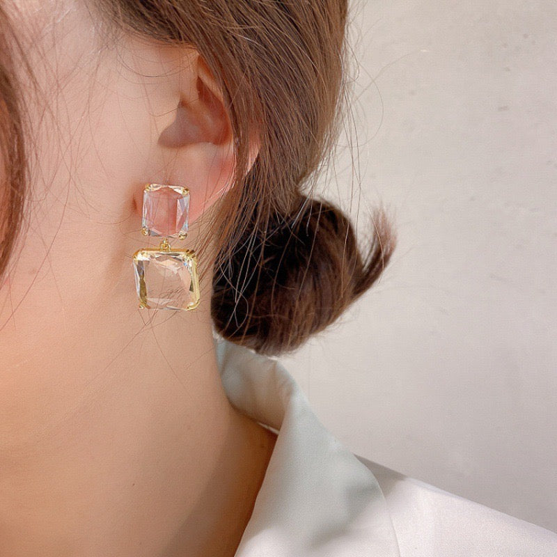 white-pin-earrings-jlt11071