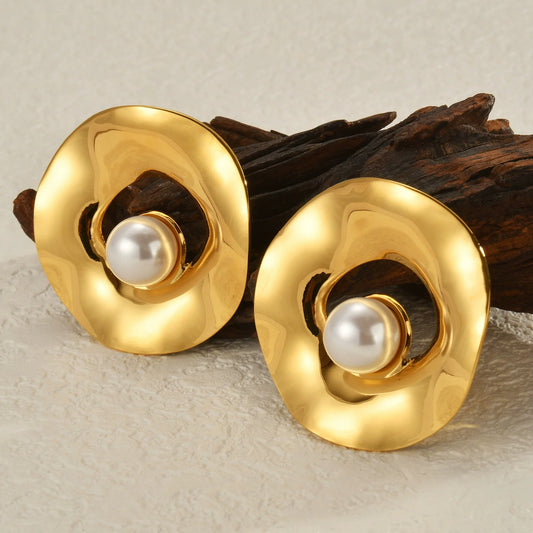 Abstract Oyster Stud with Pearl Detail JLT13077