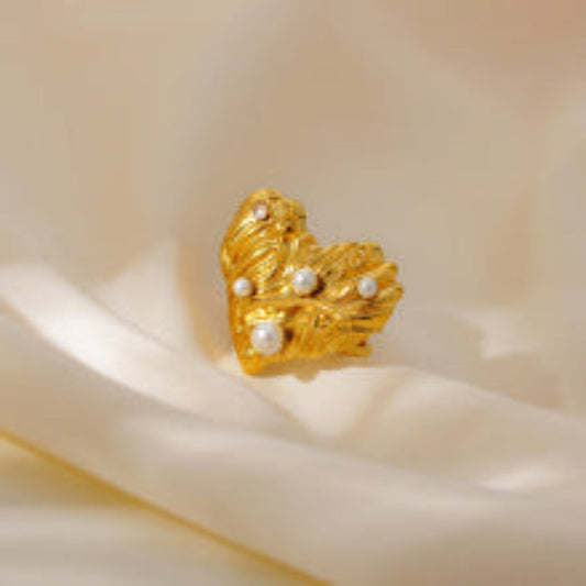 Vintage-Inspired Gold Ring with Pearl Embellishments JLTR0480