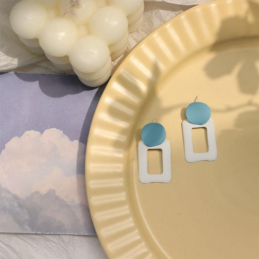 white-pin-earrings-jlt10607
