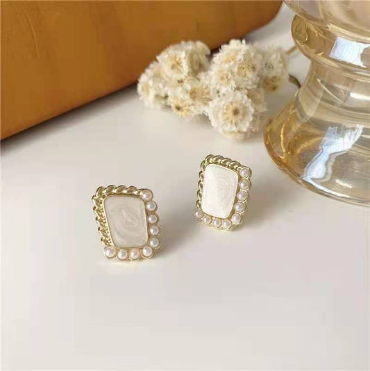 white-pin-earrings-jlt10638