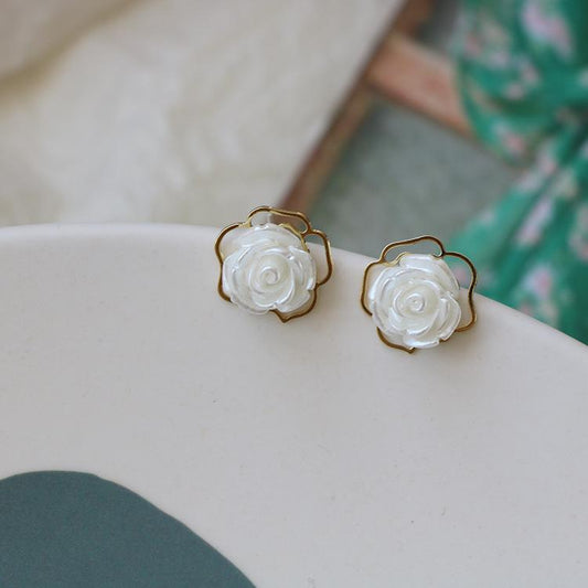 white-pin-earrings-jlt10661