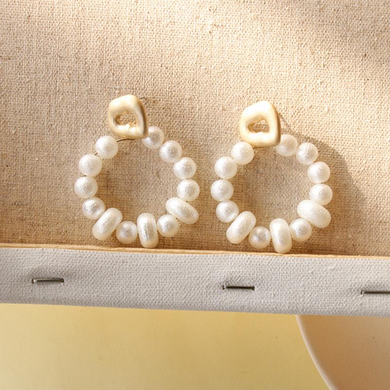 white-pin-earrings-jlt10757