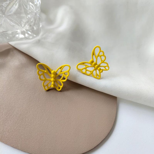 white-pin-earrings-jlt10795