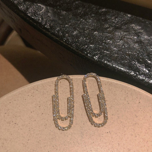 white-pin-earrings-jlt11001
