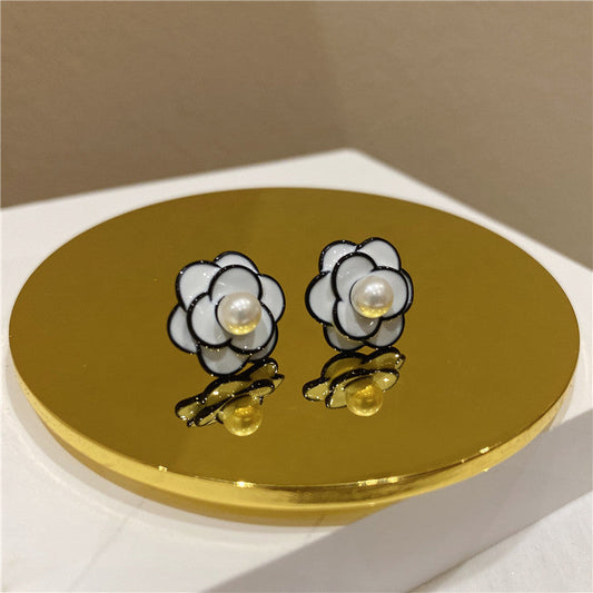 white-pin-earrings-jlt11017