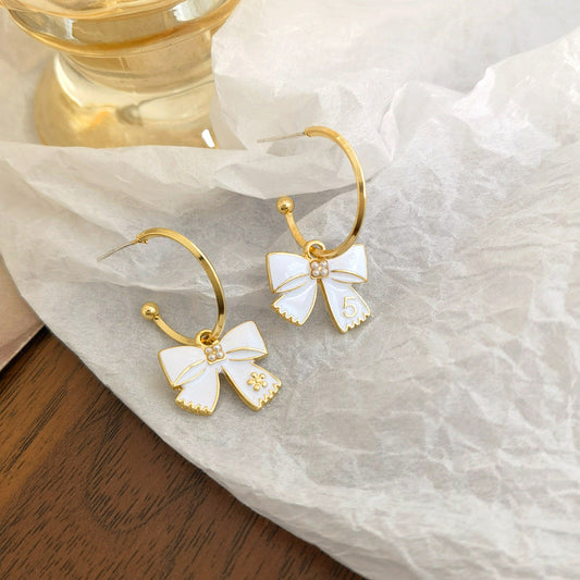 white-pin-earrings-jlt11072