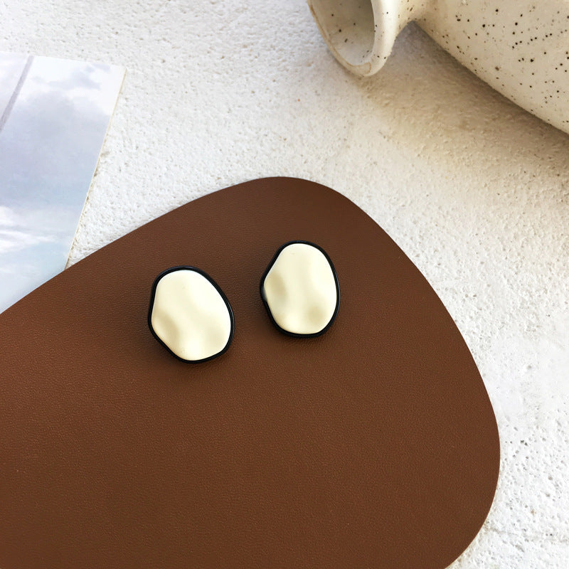 white-pin-earrings-jlt11269