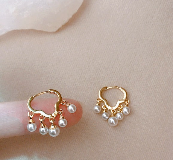 white-pin-earrings-jlt11300