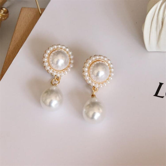 white-pin-earrings-jlt11383