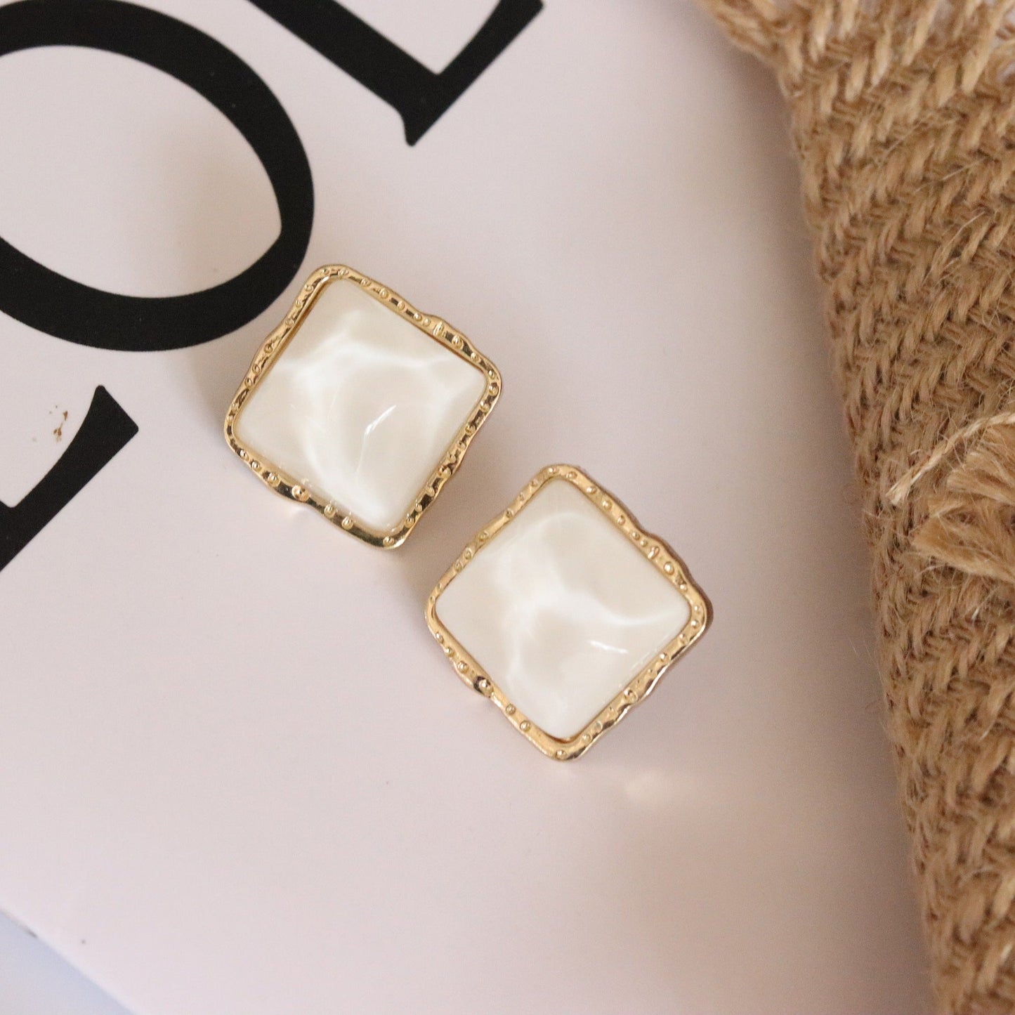 white-pin-earrings-jlt11390