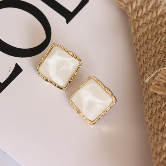 white-pin-earrings-jlt11390