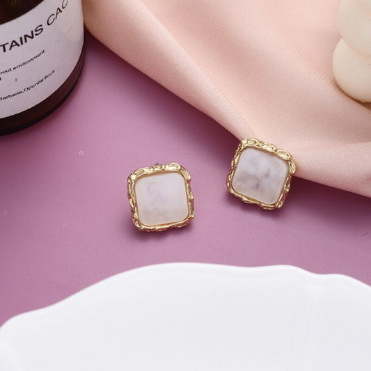 white-pin-earrings-jlt11392