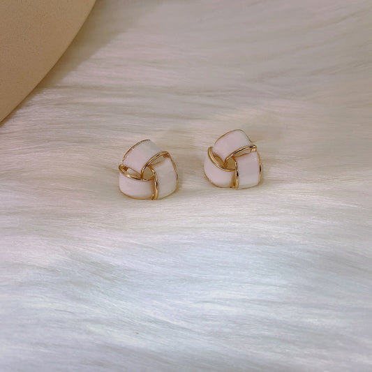 white-pin-earrings-jlt11405
