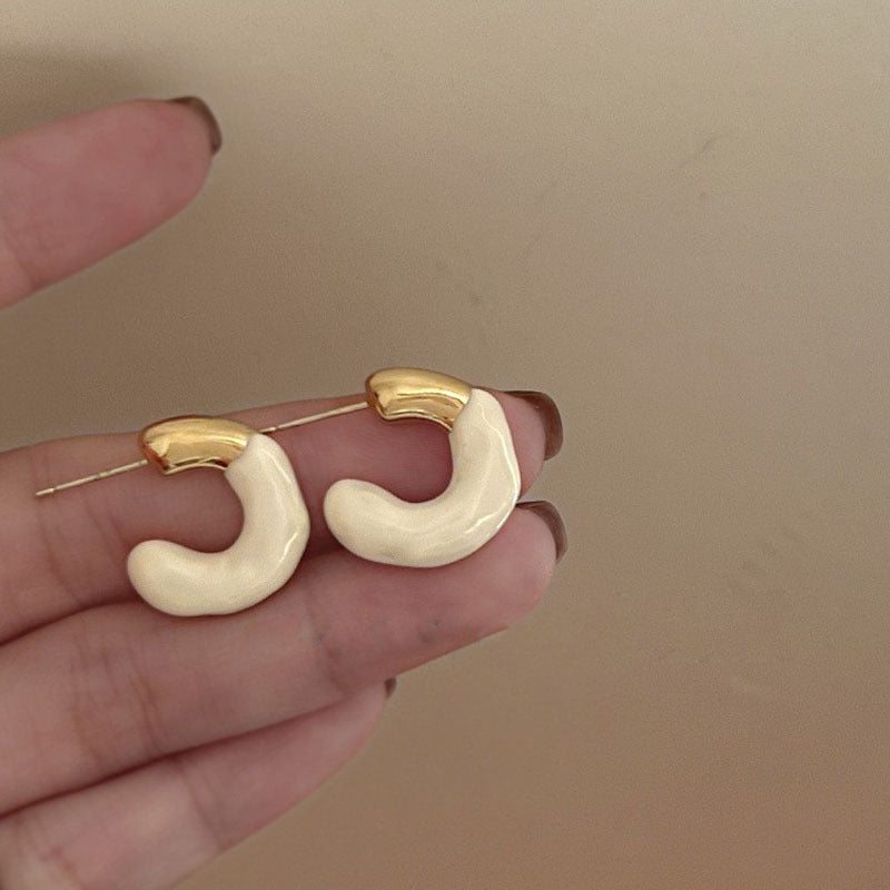 white-pin-earrings-jlt11499
