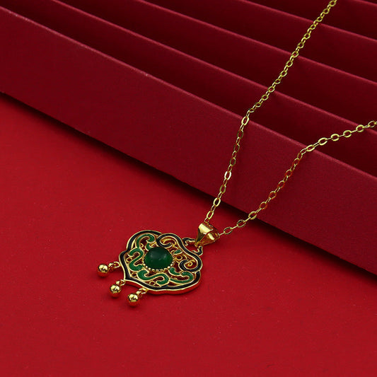 Vintage-Inspired Pendant Necklace with Green Enamel – Unique Traditional Design jltn0508