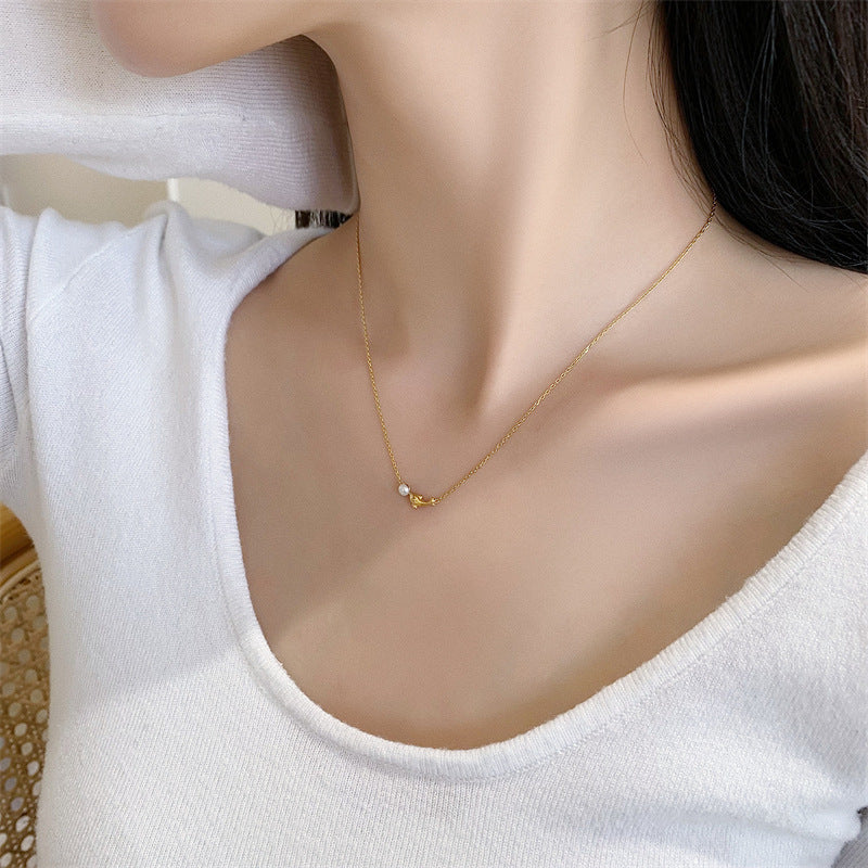 White Pearl Dolphin Shape Gold Necklace JLTN1171