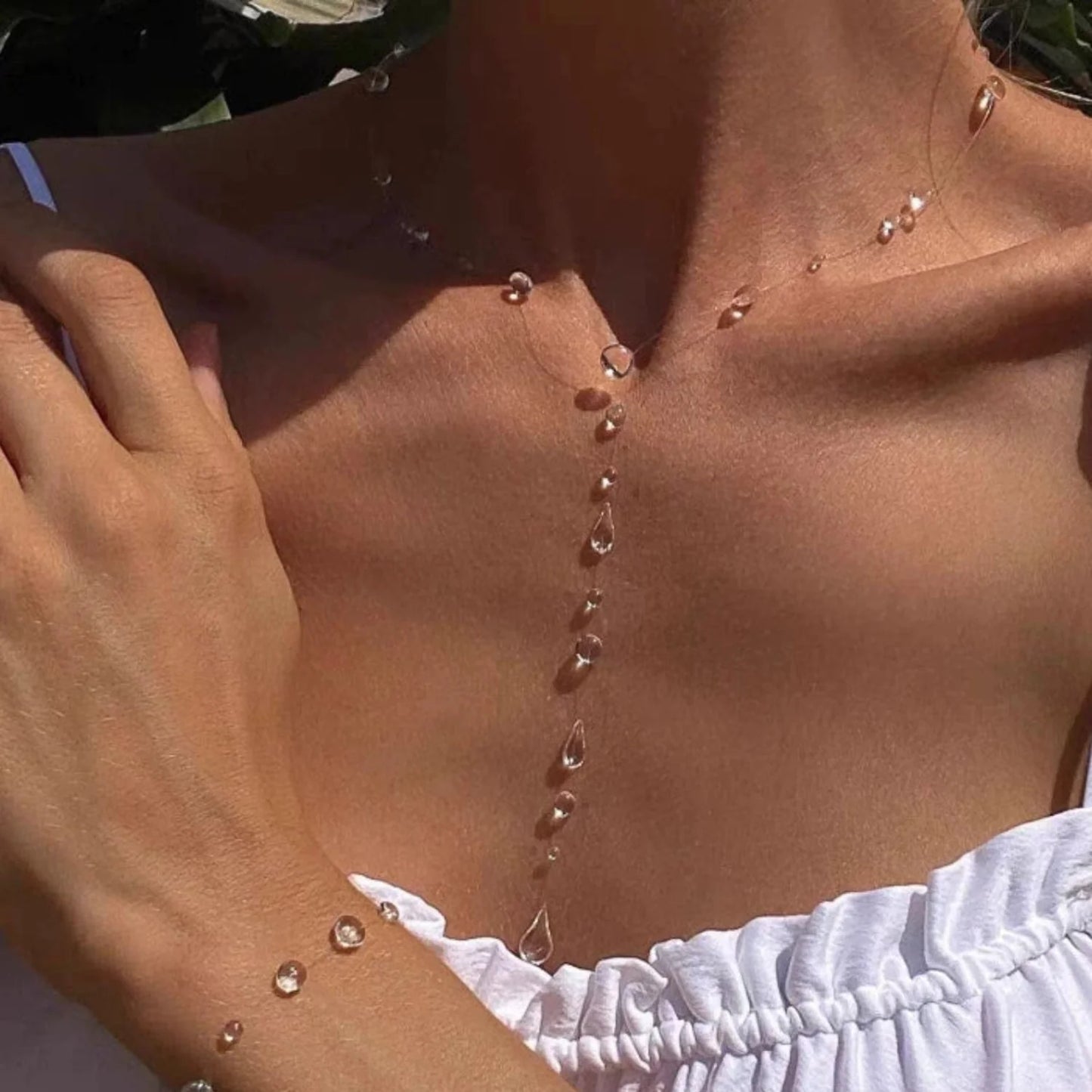 Waterfall Illusion Lariat Necklace – Teardrop Crystal Design on Invisible Thread  jltn1600
