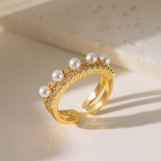 Vintage-Inspired Gold Ring with Pearls and Sparkling Stones Ring JLTR0448